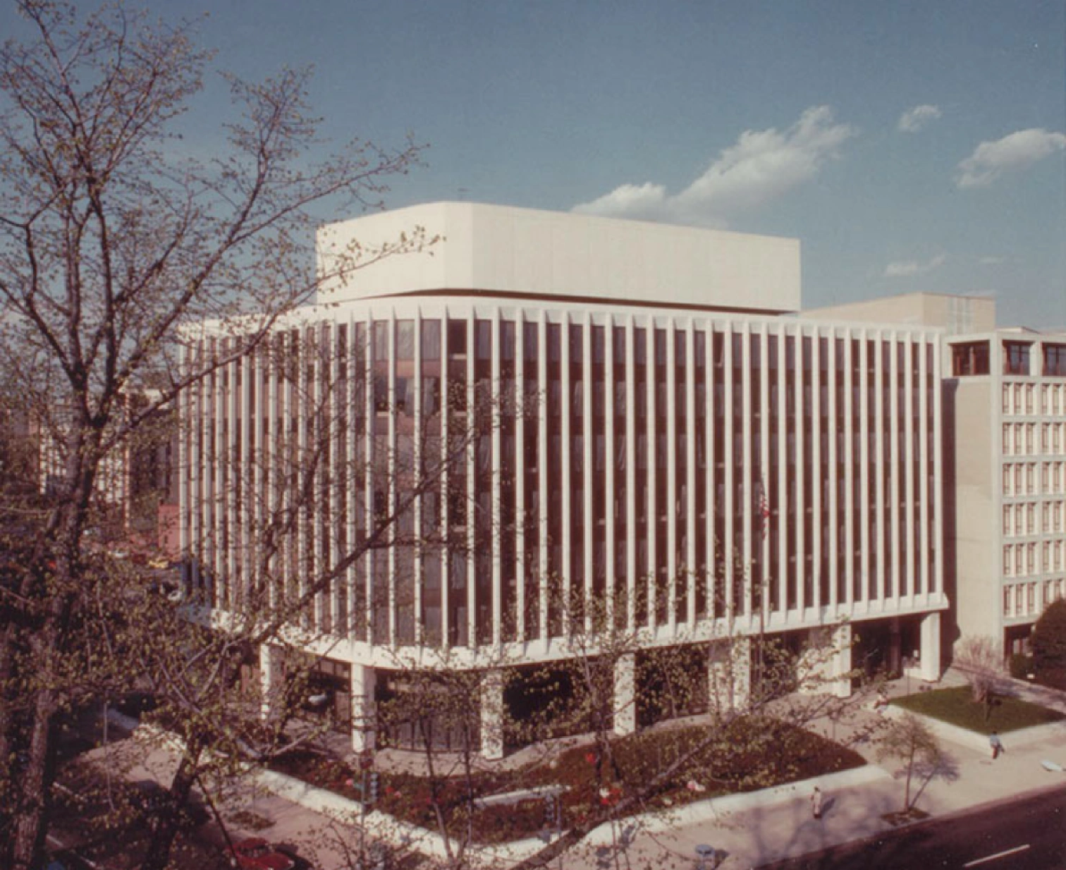 historicLocation_historic_photograph_of_completed_building